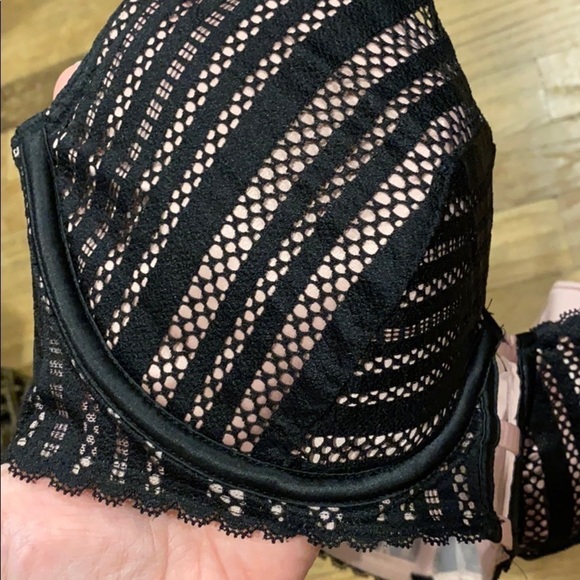 Victoria’s Secret 32DD Lightly lined plunge - Picture 9 of 16